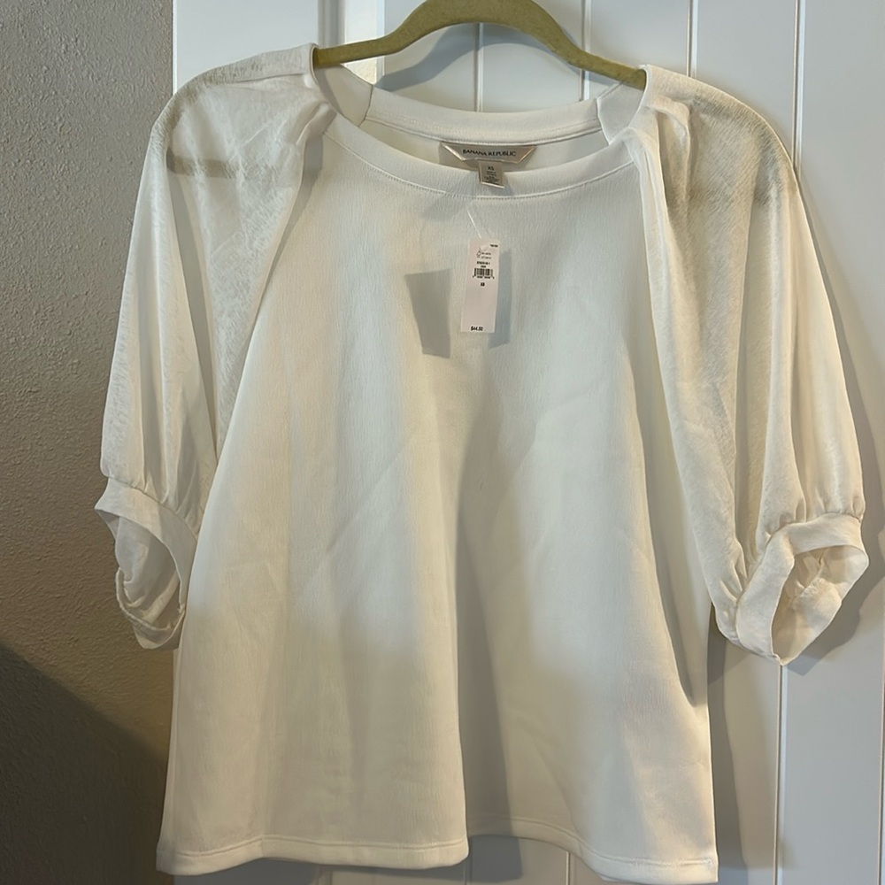 Banana republic cream raglan sleeve top.